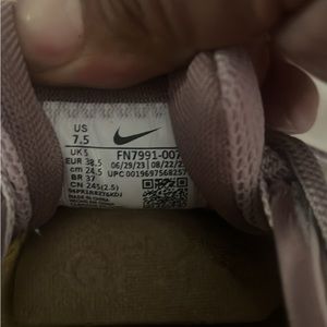 Nike Pegasus 40 wide.